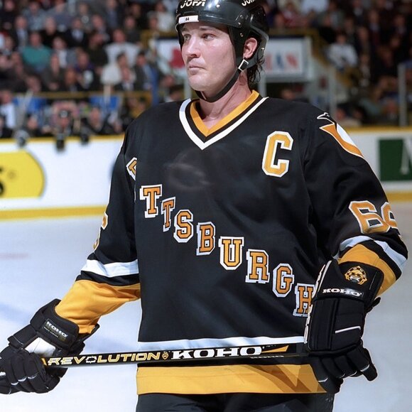 MARIO LEMIEUX SIGNED PITTSBURGH PENGUINS AUTOGRAPHED NHL PUCK IN CASE W/COA 841 - Picture 6 of 7